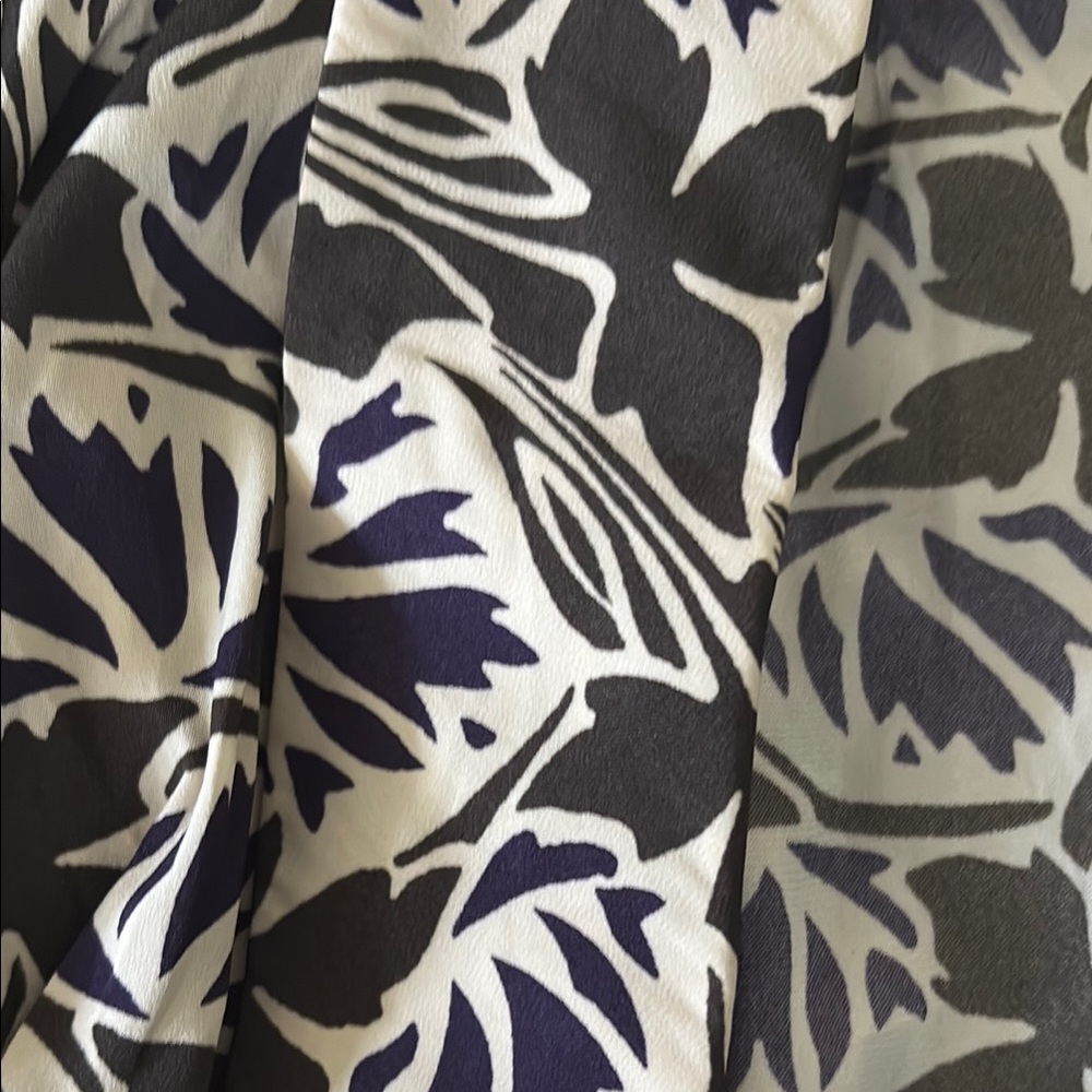 Banana Republic Floral Wrap Blouse - Black, blue and White - Picture 7 of 7